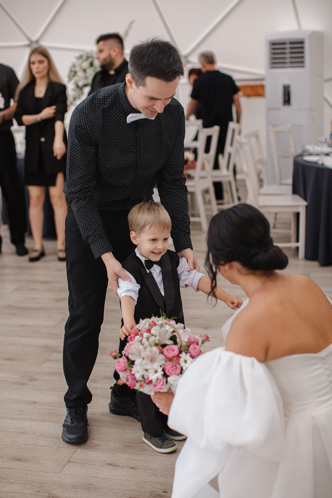  Ослепительные и благородные кадры на радостной регистрации