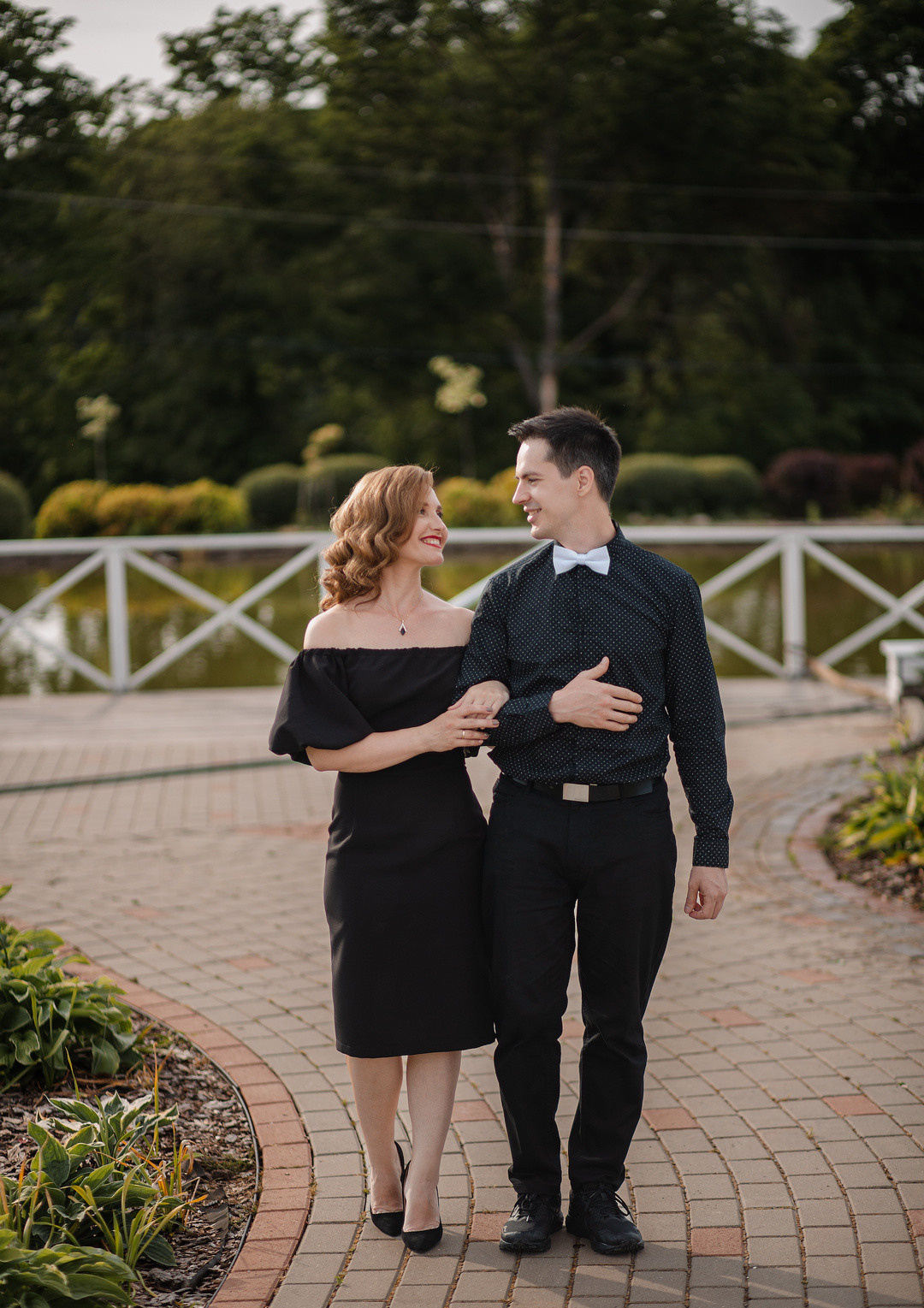 Веселая свадебная фотосессия в изгибе ярославль. Свадебный фотограф Ярославль Дмитрий Васячкин