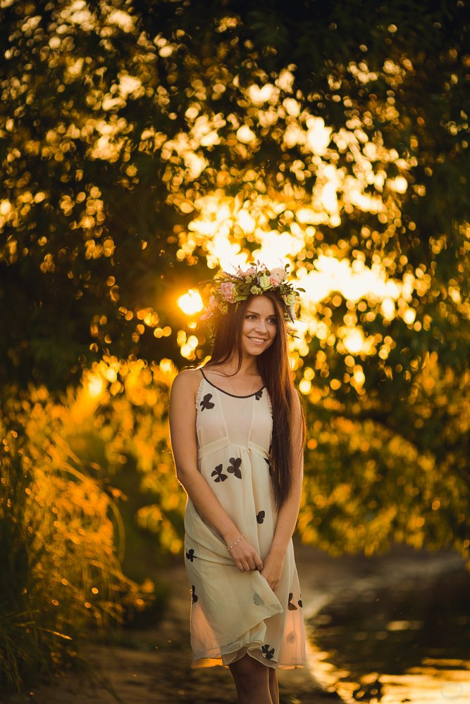 Романтический свадебный поцелуй