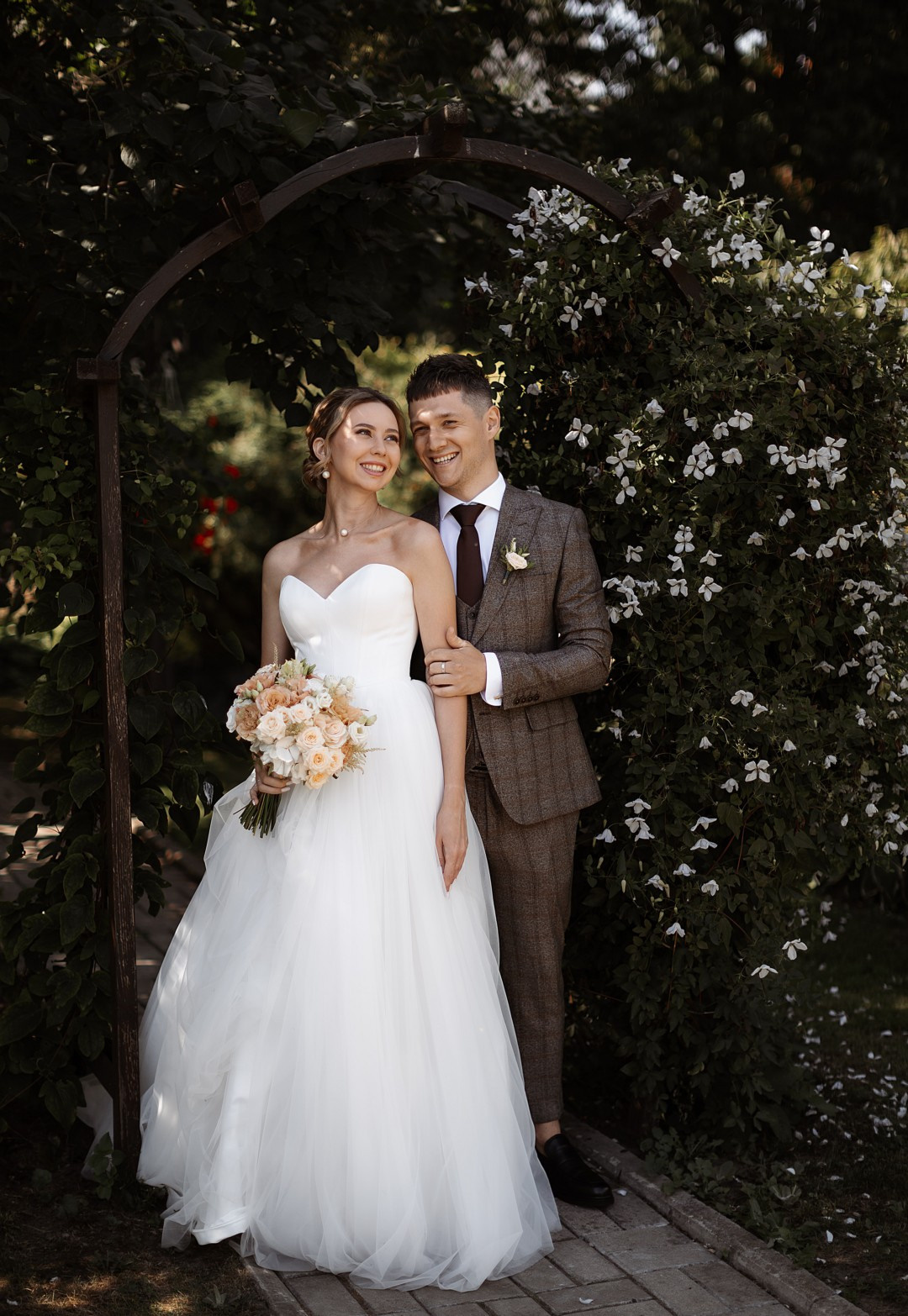  Свадебная фотосессия возле собора Ильи Пророка