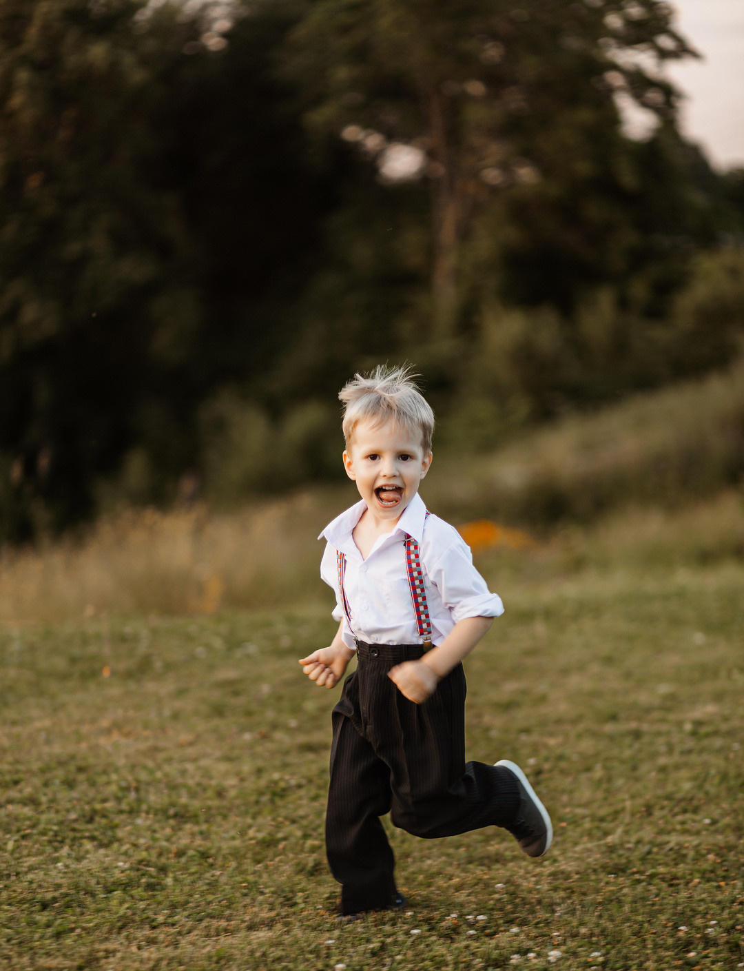 Веселая свадебная фотосессия в изгибе ярославль. Свадебный фотограф Ярославль Дмитрий Васячкин