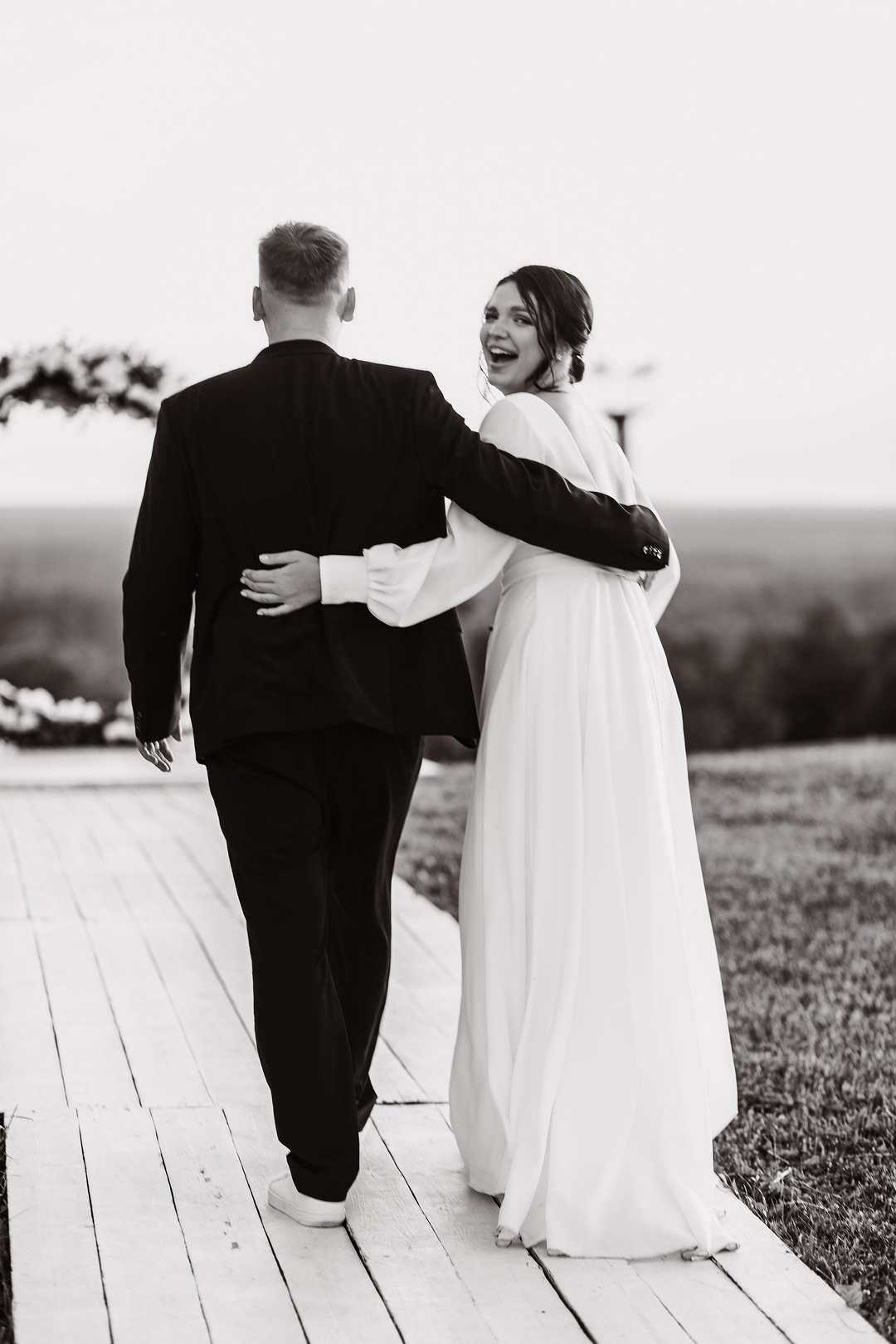 Веселая свадебная фотосессия в изгибе ярославль. Свадебный фотограф Ярославль Дмитрий Васячкин