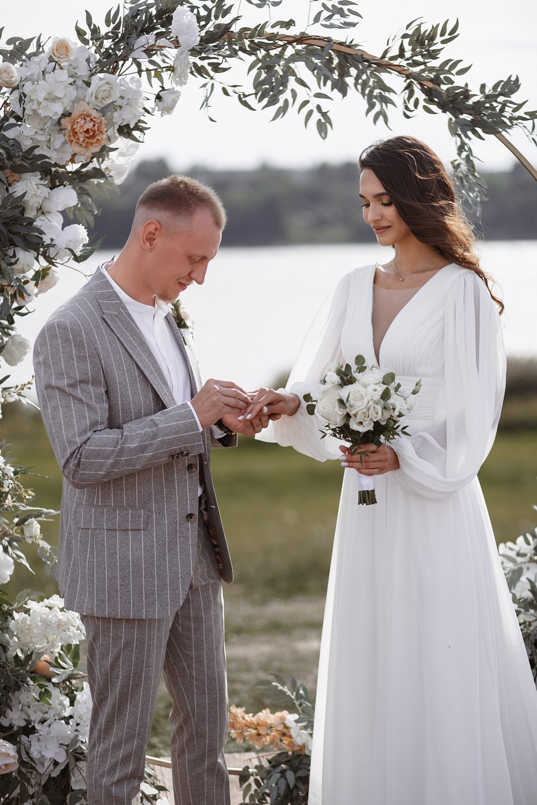 Глемпинг парк атмосфера и изысканная свадебная романтика в фотографиях. Свадебный фотограф Ярославль Дмитрий Васячкин