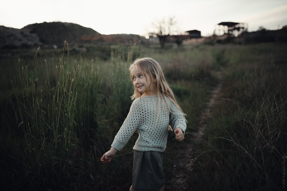 свадебная съемка на берегу реки