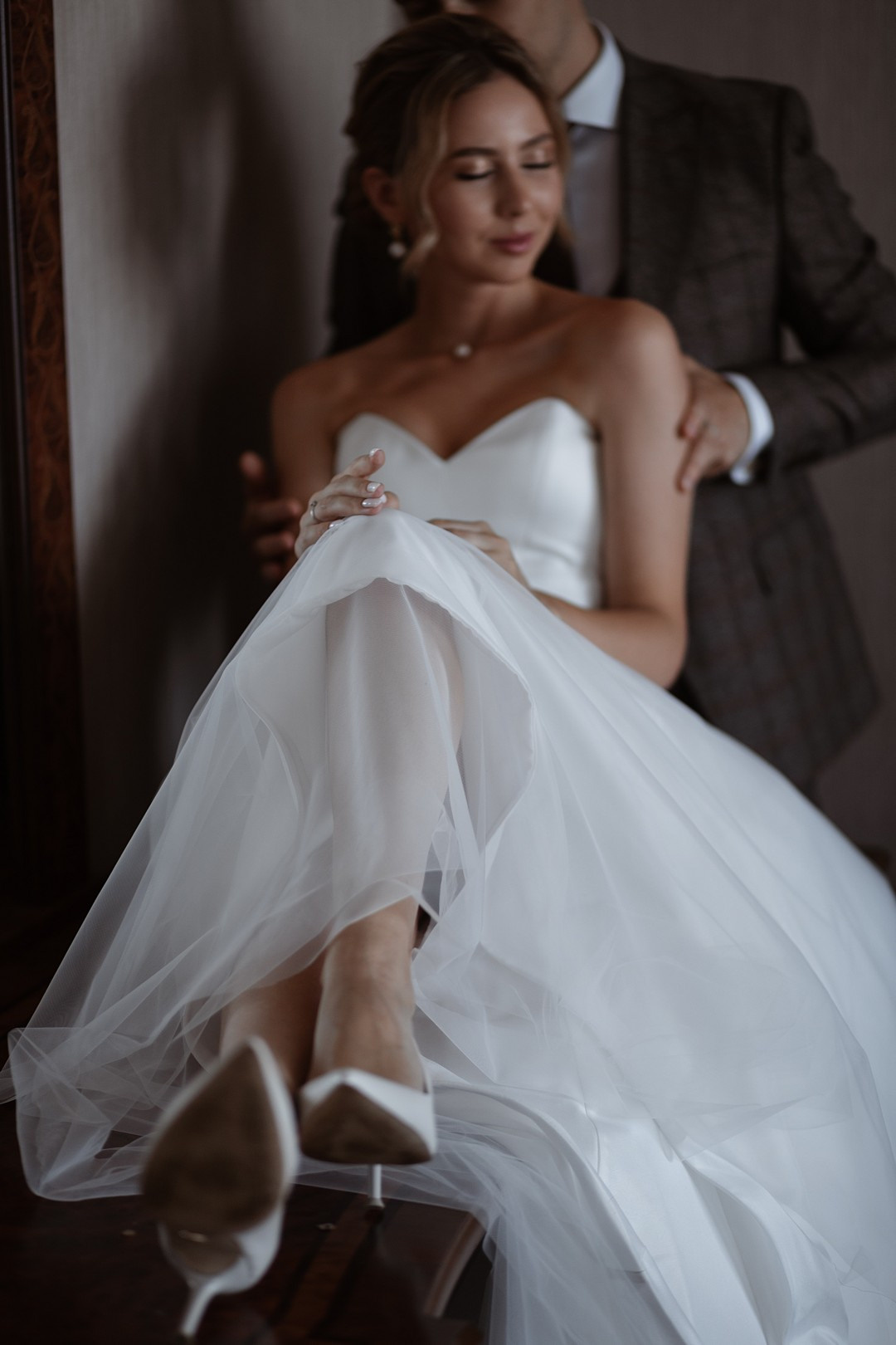  Романтическая атмосфера возле здания драматического театра