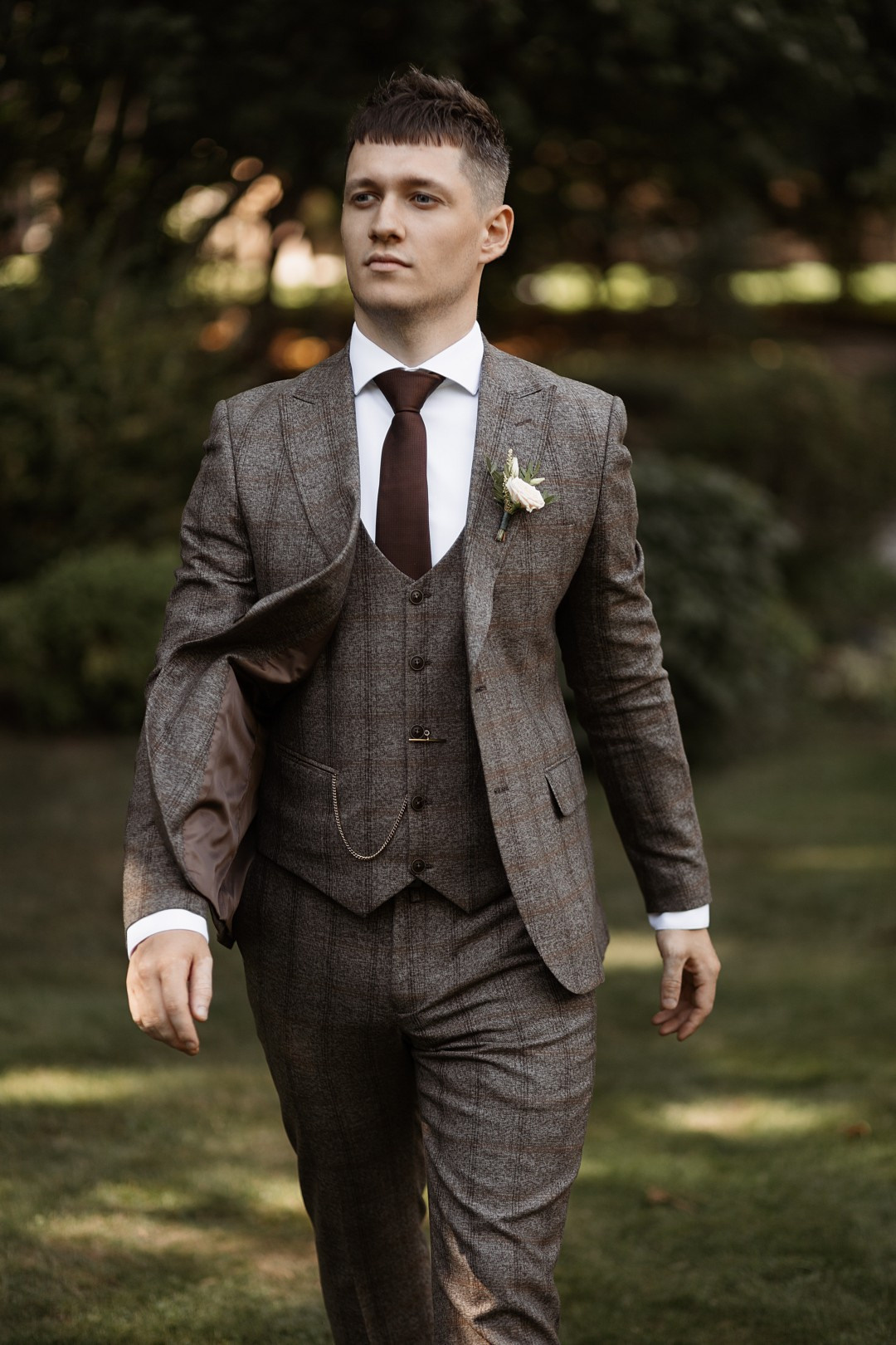  Осознание важности момента возле памятника Аренскому