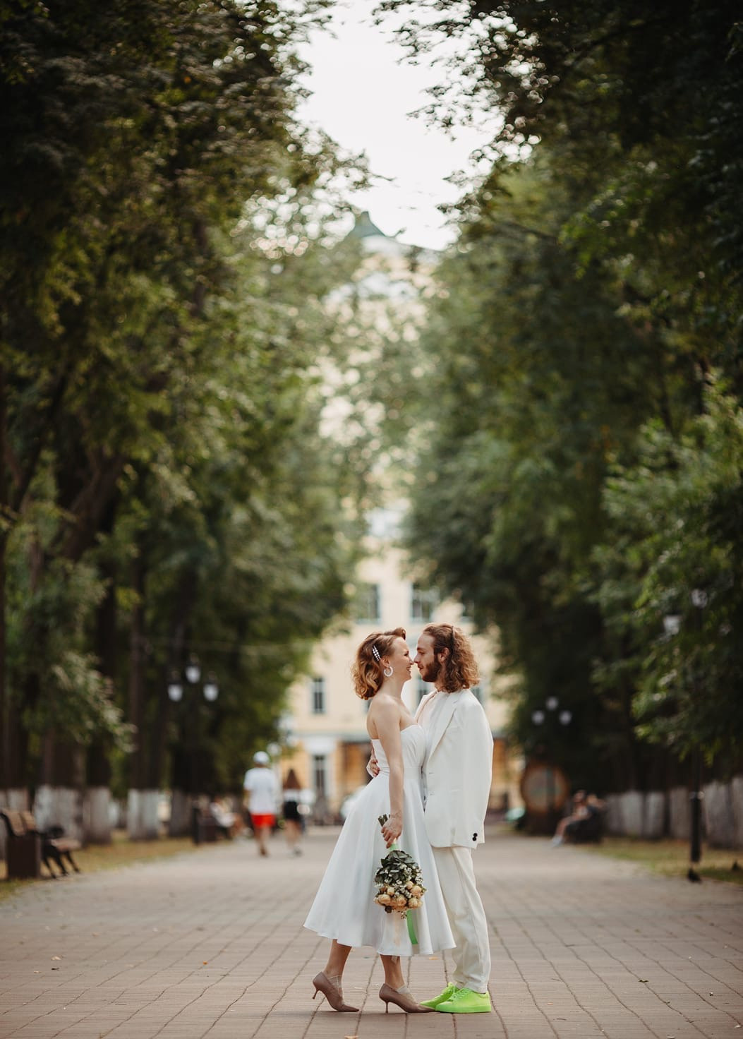 Сочные цвета на свадебных снимках ярославля под веселую музыку. Свадебный фотограф Ярославль Дмитрий Васячкин