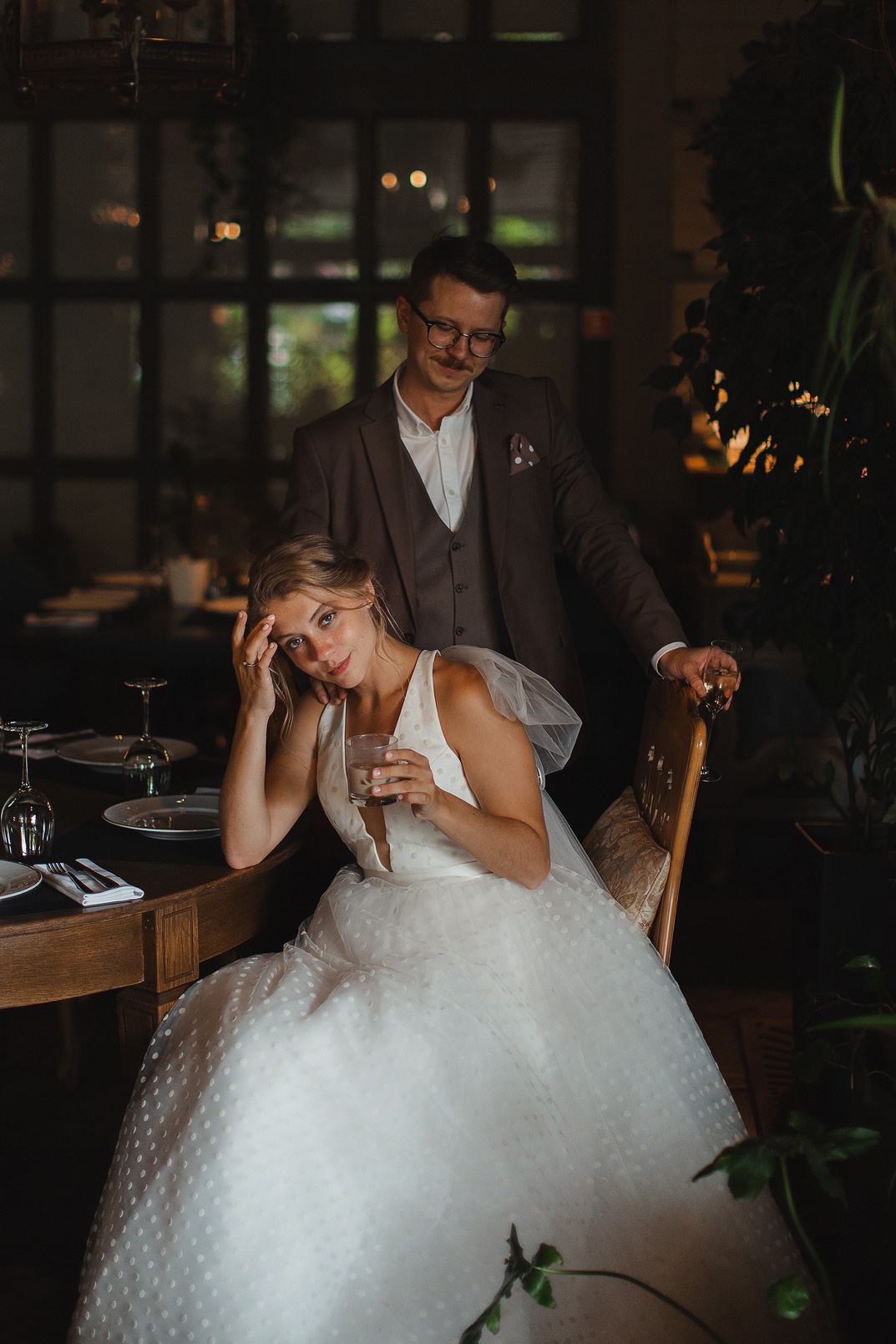  Влюбленные рядом с знаковыми местами в Москве