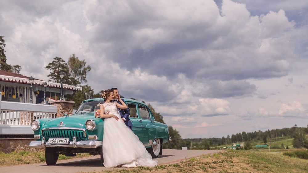 Свадебные фотографии с дымом