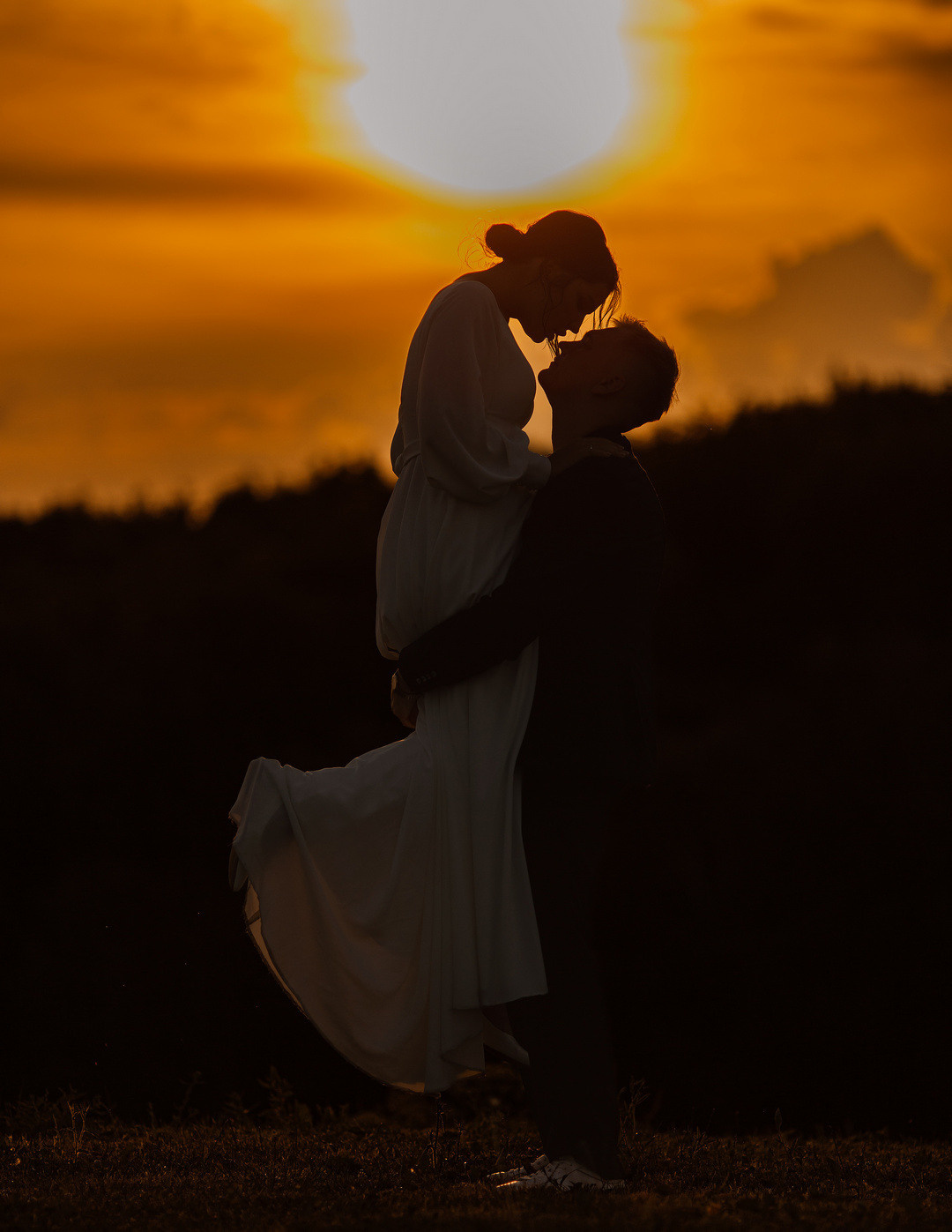 Веселая свадебная фотосессия в изгибе ярославль. Свадебный фотограф Ярославль Дмитрий Васячкин