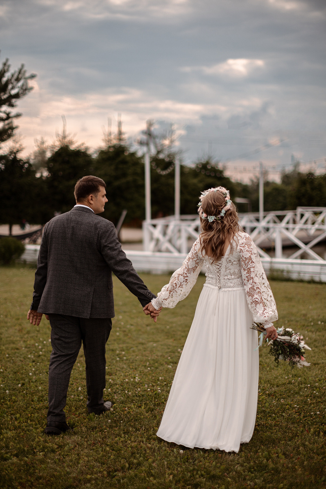 Глемпинг парк клевер приглашает вас на фотосессию к фотографу васячкин. Свадебный фотограф Ярославль Дмитрий Васячкин