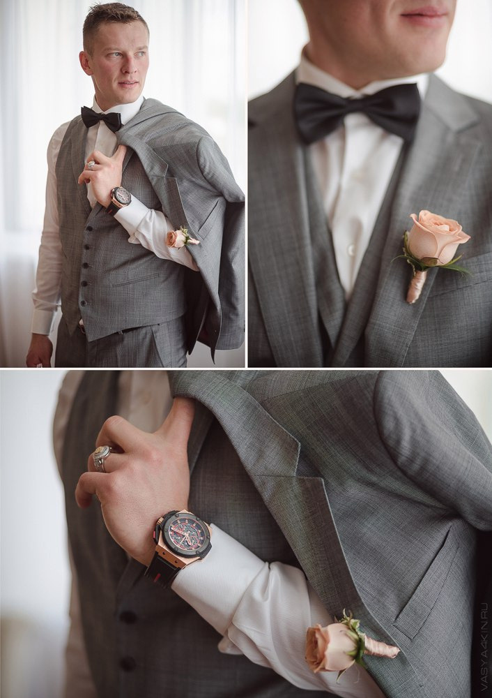 Молодожены держат друг друга за руки и качаются на детской качеле, словно возвращаясь в свое детство