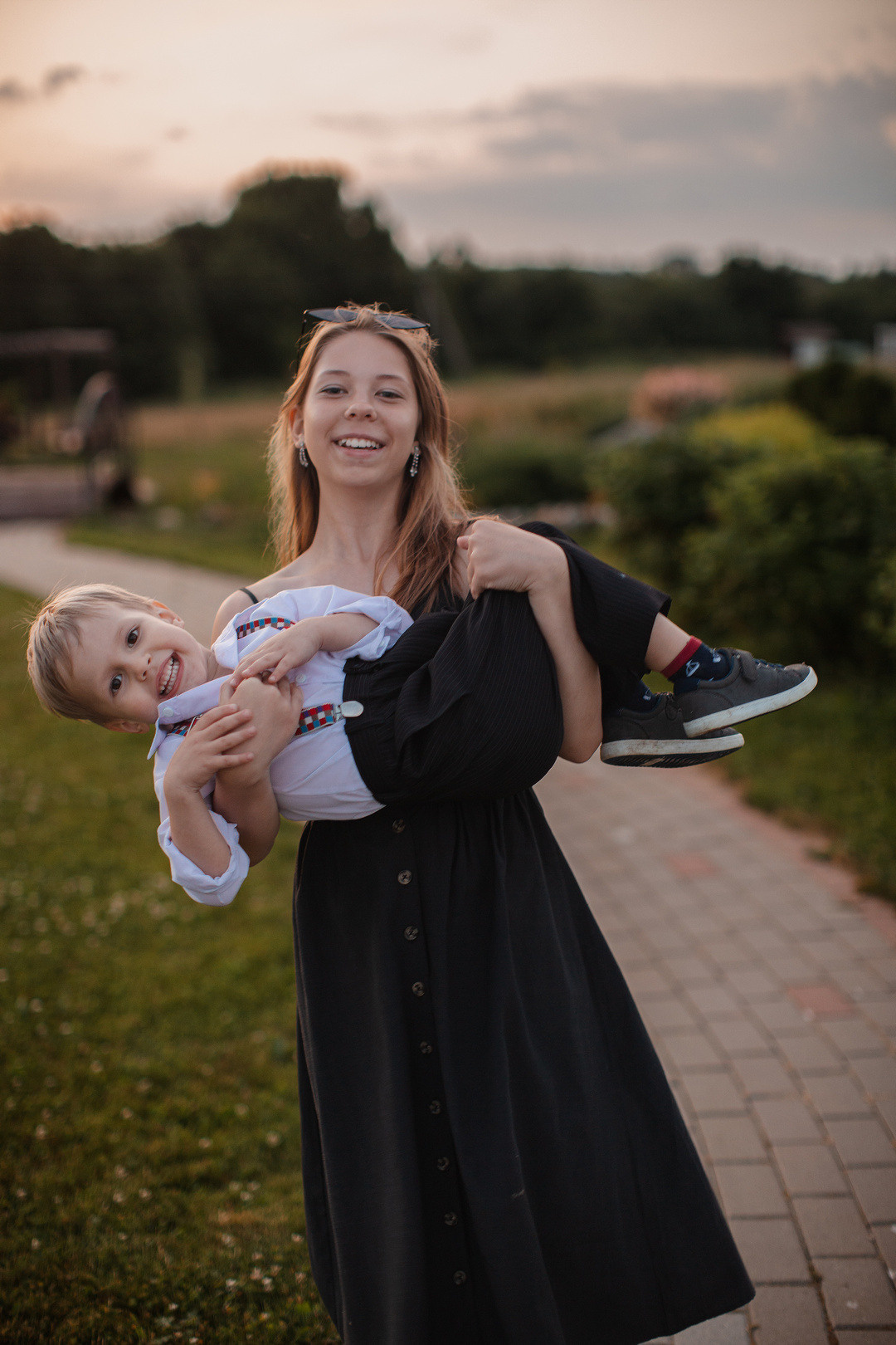 Веселая свадебная фотосессия в изгибе ярославль. Свадебный фотограф Ярославль Дмитрий Васячкин