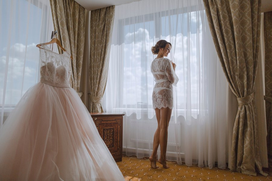 на фоне цветов вдохновения