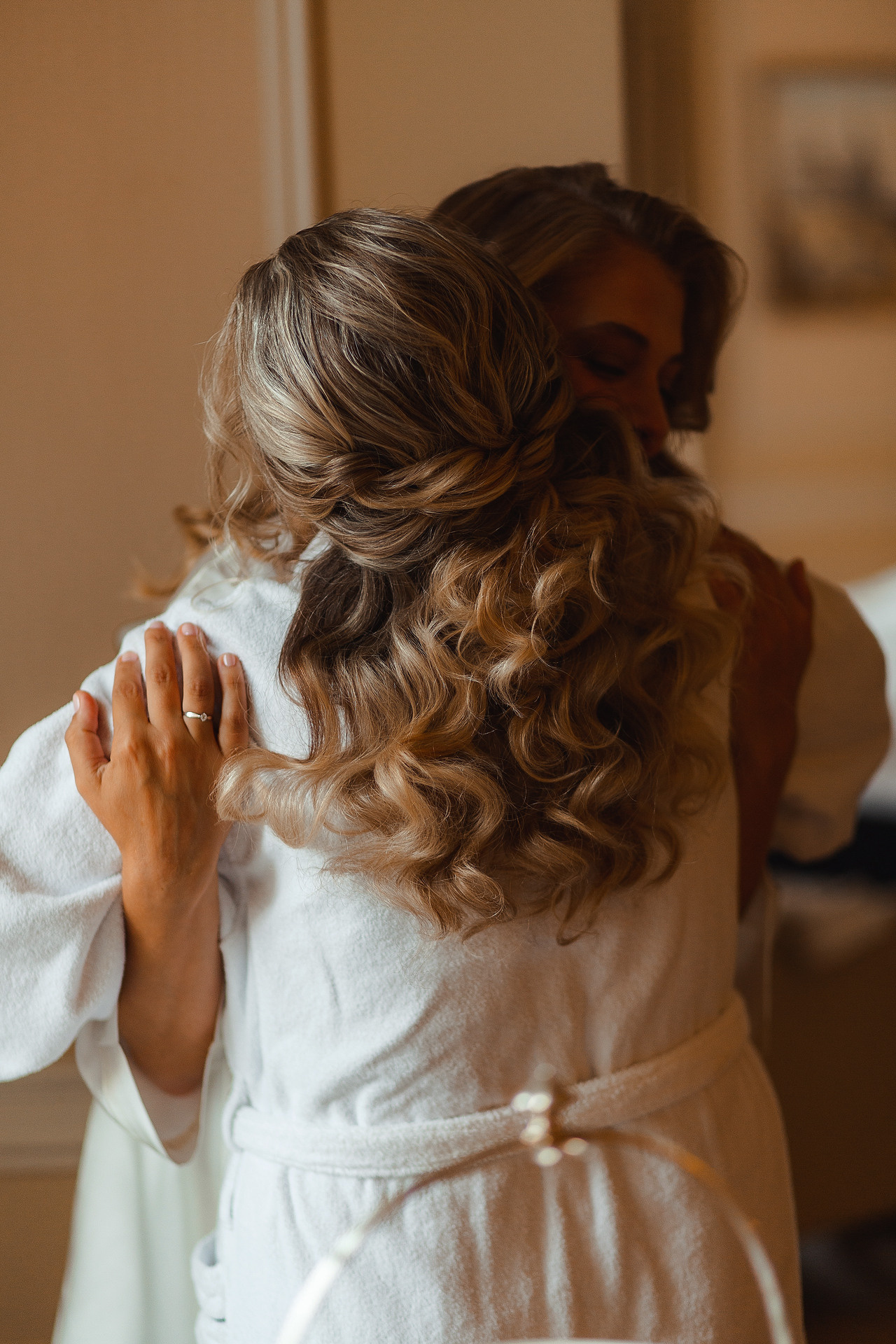  Невеста с подругами в ожидании свадьбы