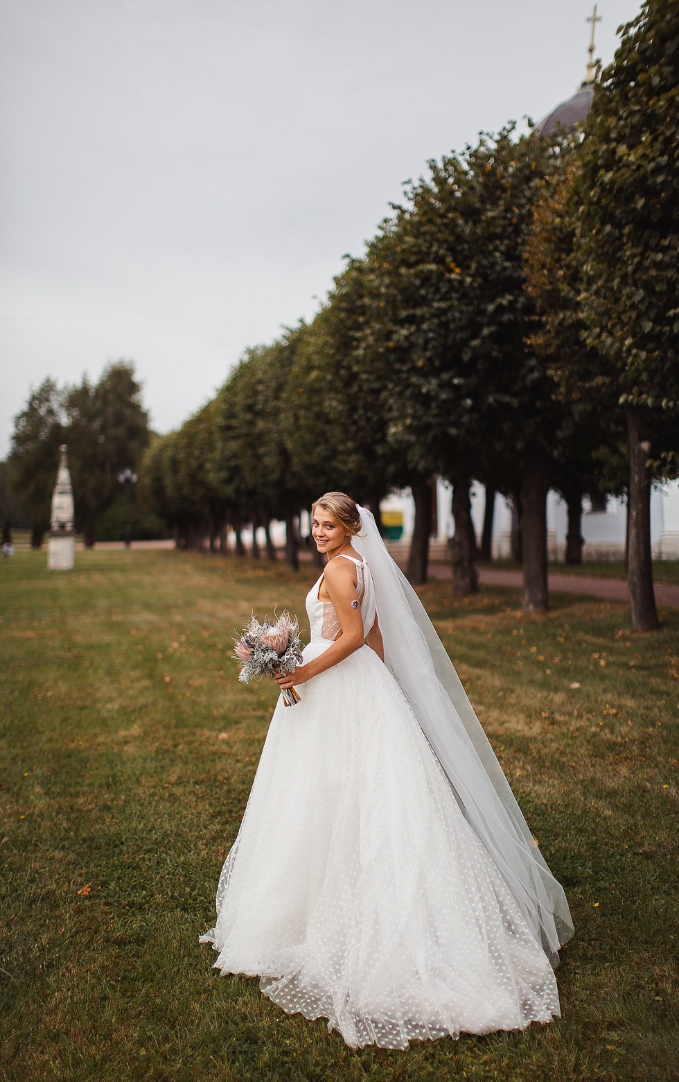  Счастливый поцелуй на улице Арбат