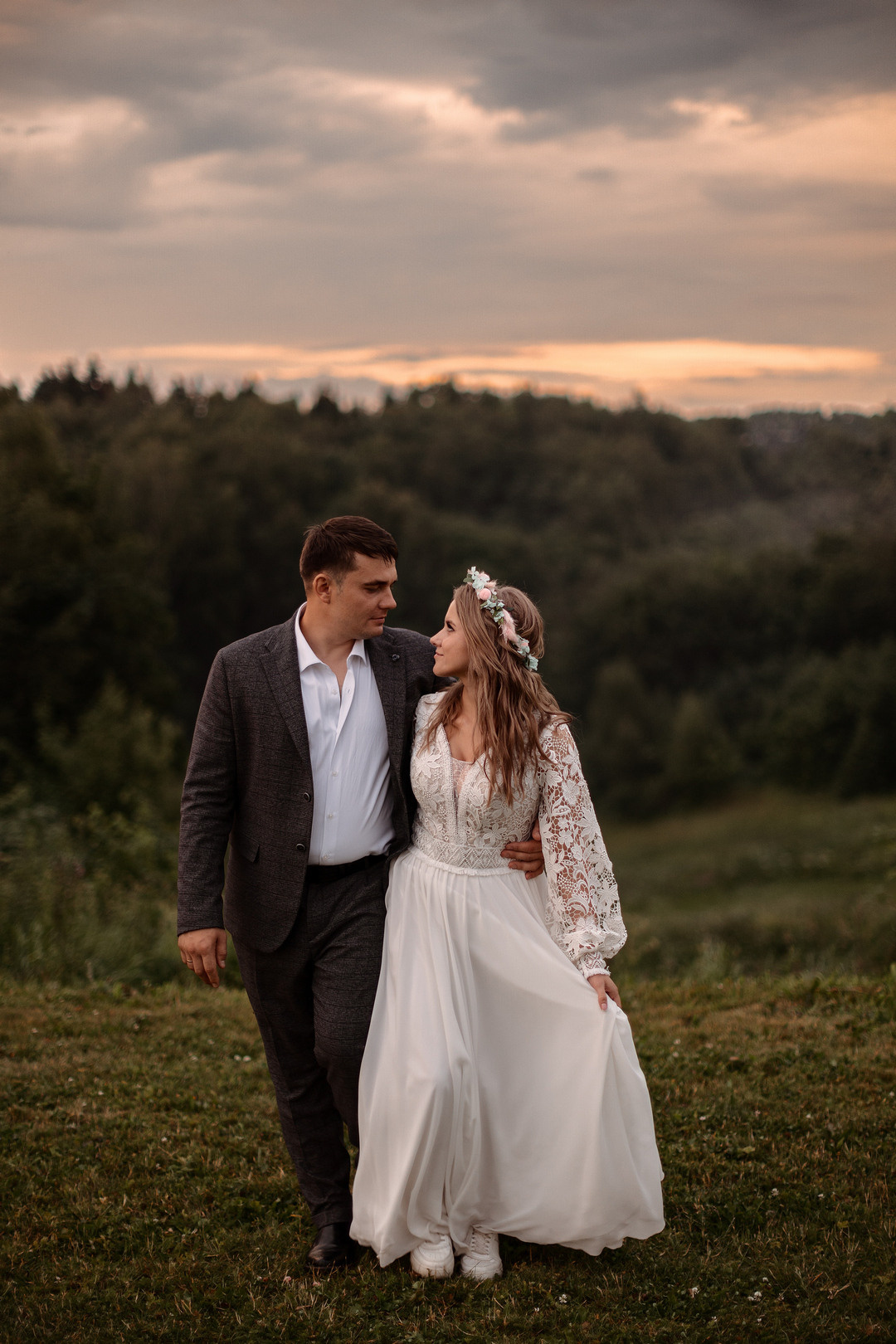 Глемпинг парк клевер приглашает вас на фотосессию к фотографу васячкин. Свадебный фотограф Ярославль Дмитрий Васячкин