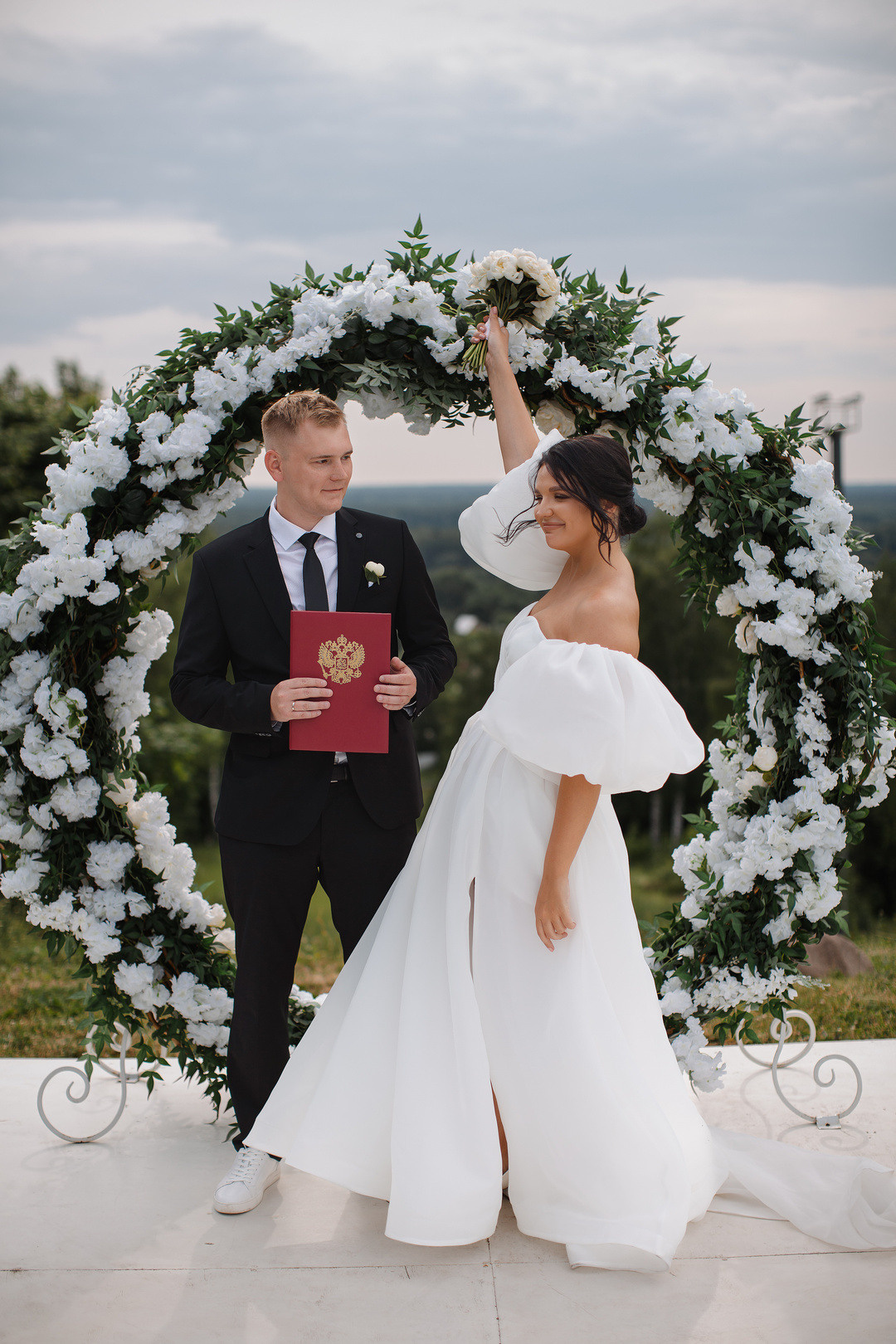  Наполненный светом и теплом прекрасный день свадьбы