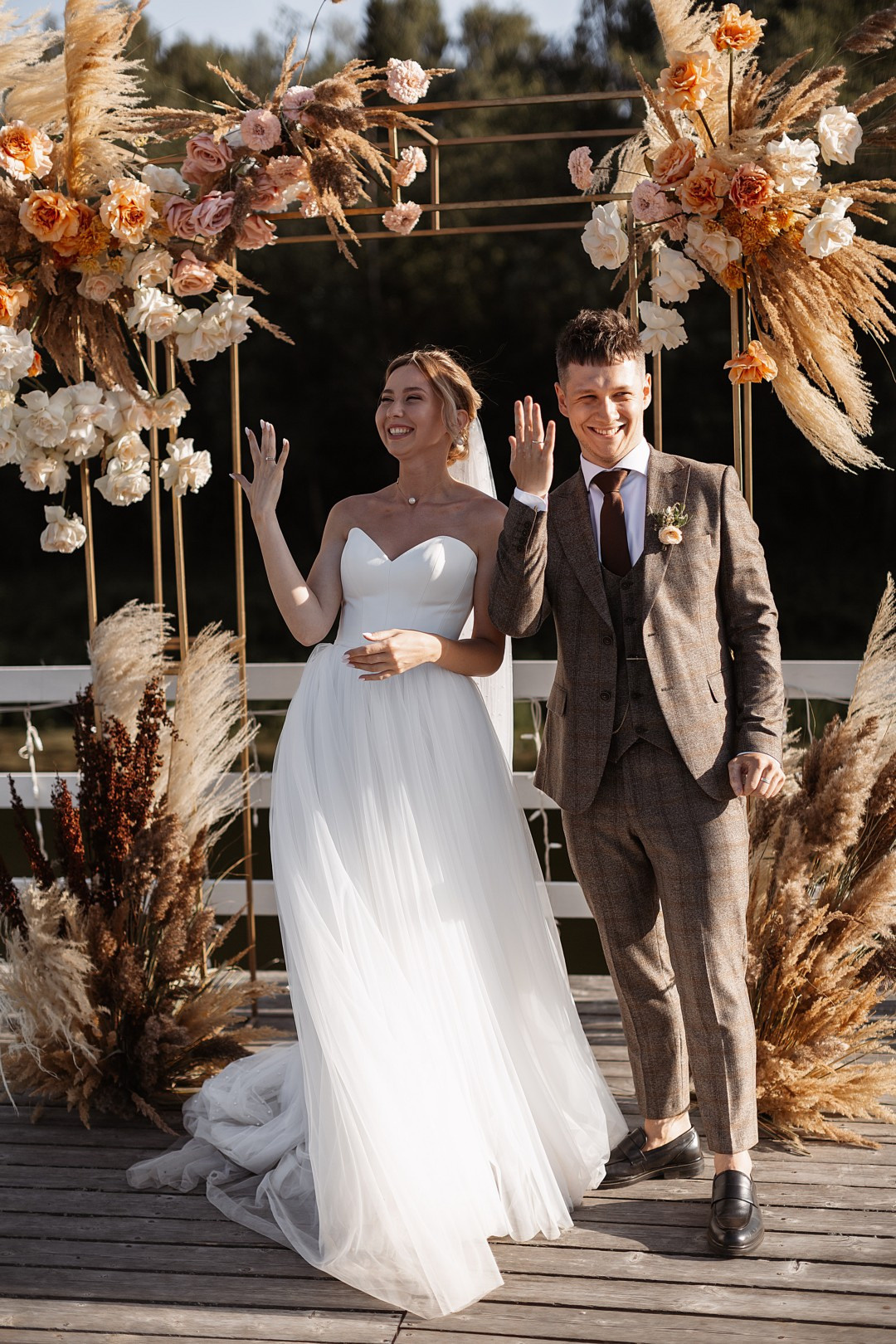  Любовные моменты на набережной Волжской