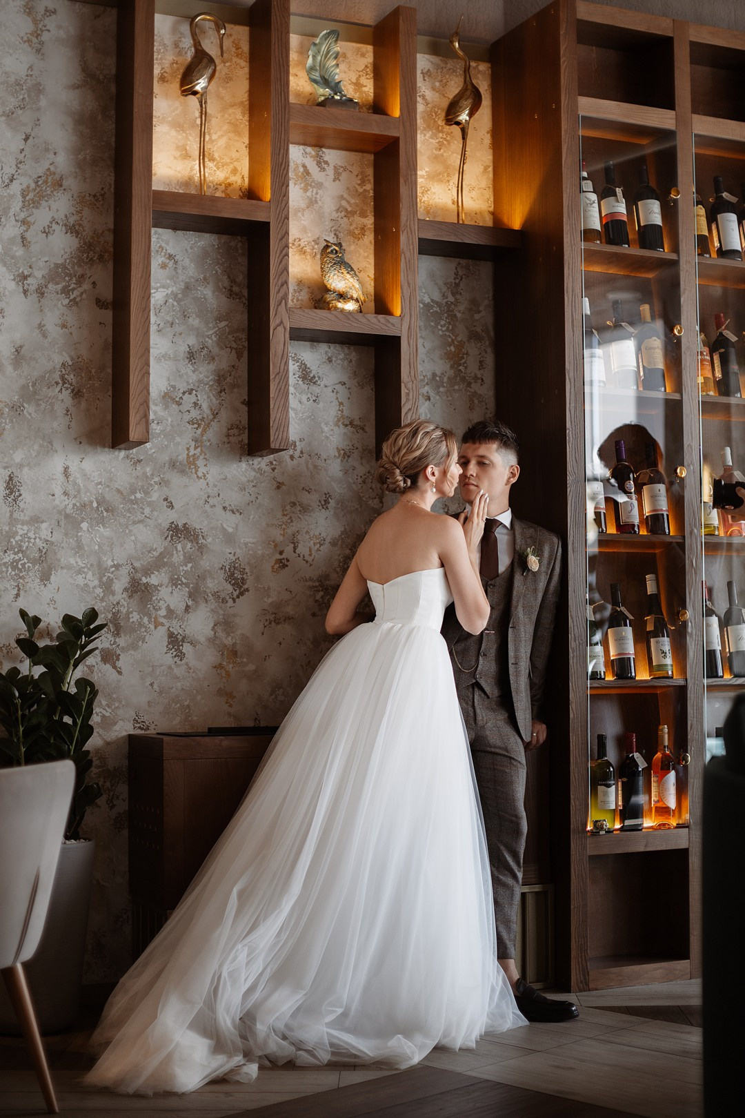  Счастливый поцелуй в парке Красная площадь