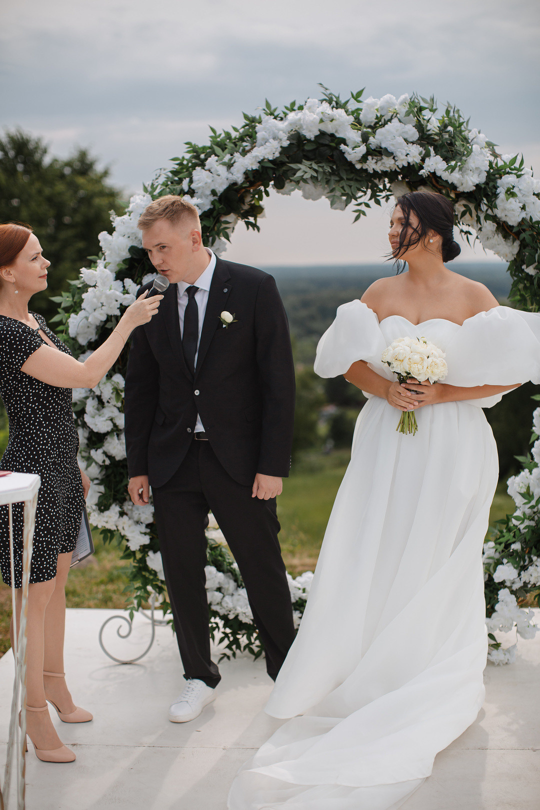  Романтический обмен клятвами в отрыве от суеты городской жизни