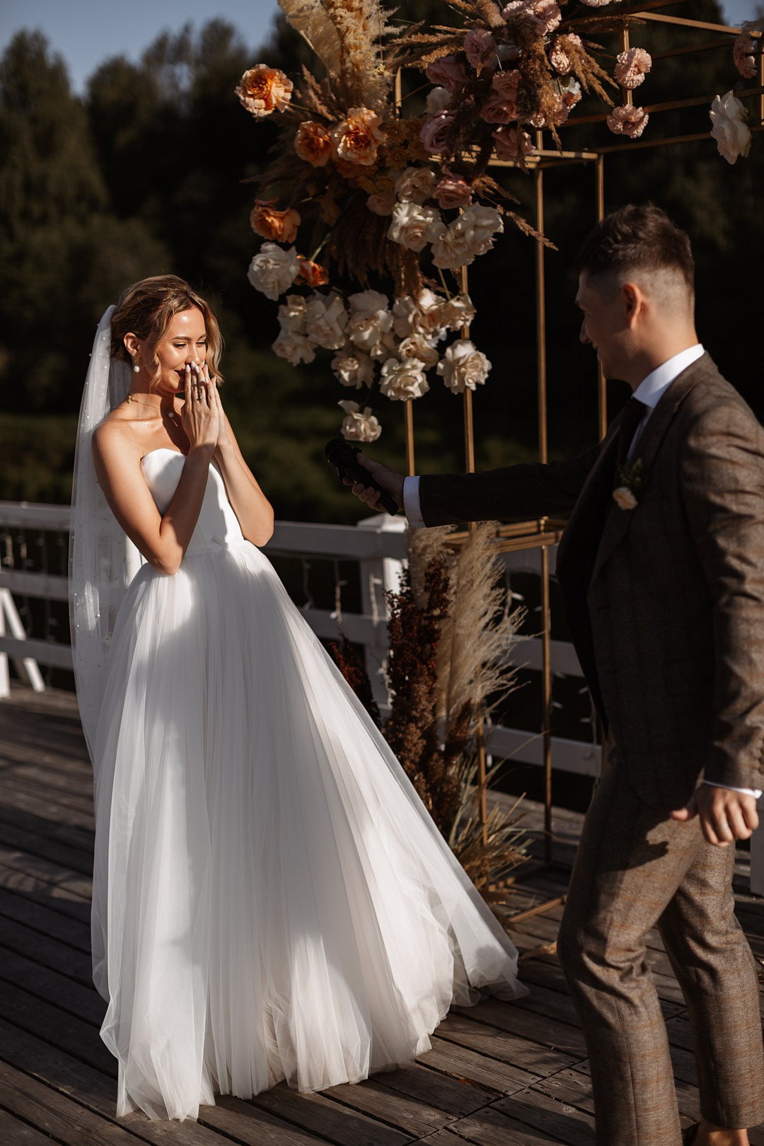  Счастливые моменты в кадре свадебных фотографий