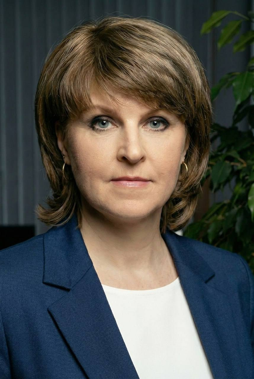 Бизнес портреты. Шаблоны и дизайны выпускных альбомов и фотокниг