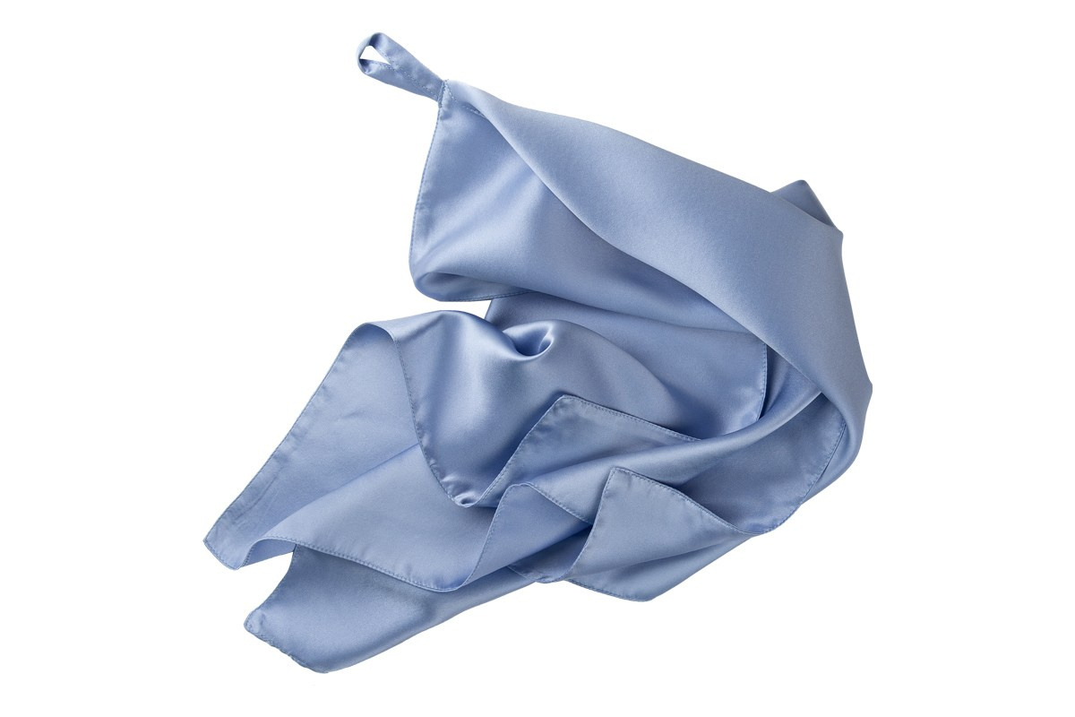 Полотенце шелковое с петелькой синее