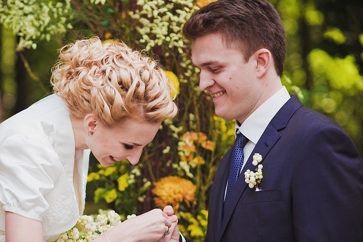 Свадебная прогулка Алекса и Даши. Фотограф крещение венчание в Петербурге! Помогает подобрать храм и посоветовал душевного батюшку в СПб