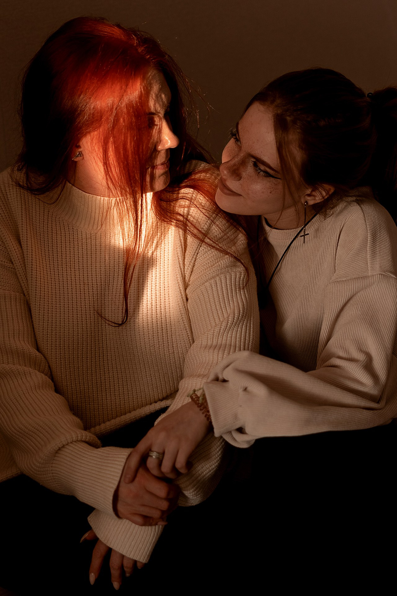 Алена и дочь Злата. Семейный и женский фотограф, контент фотосессия в Екатеринбурге