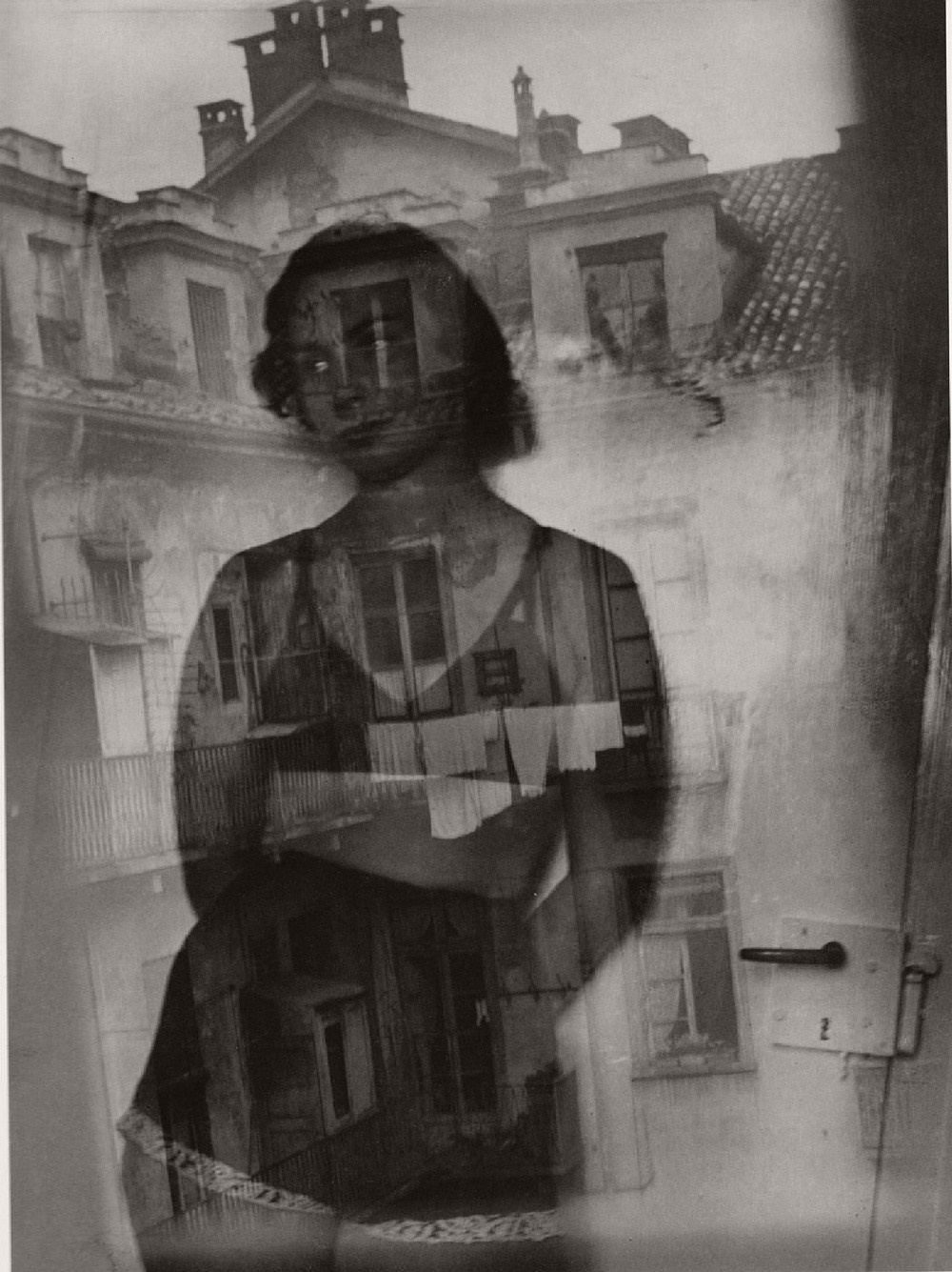 фотомонтаж Хайнца Хайека-Хальке с сюрреалистичной композицией