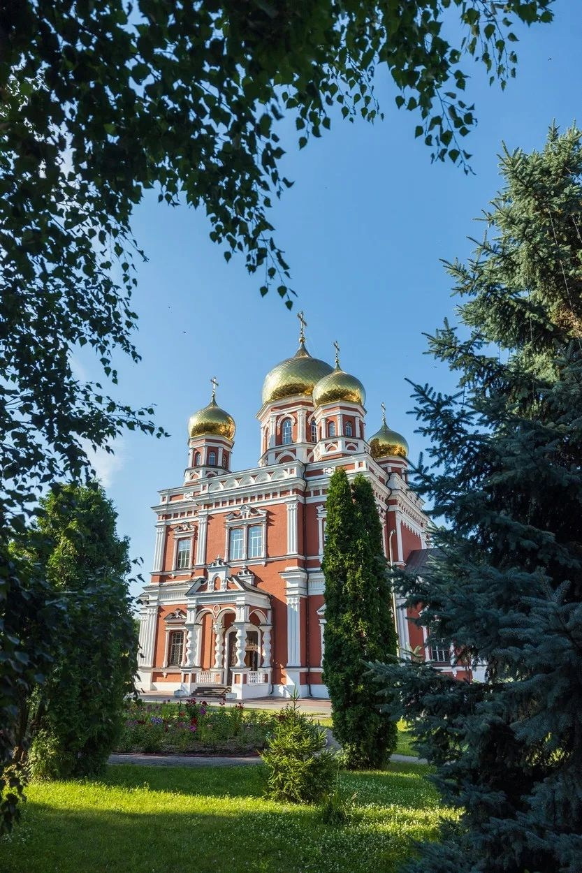 В ПОКРОВСКОМ СОБОРЕ САРАТОВА СОСТОЯЛОСЬ СОБОРНОЕ АРХИЕРЕЙСКОЕ БОГОСЛУЖЕНИЕ. Саратовское Северо-Западное благочиние