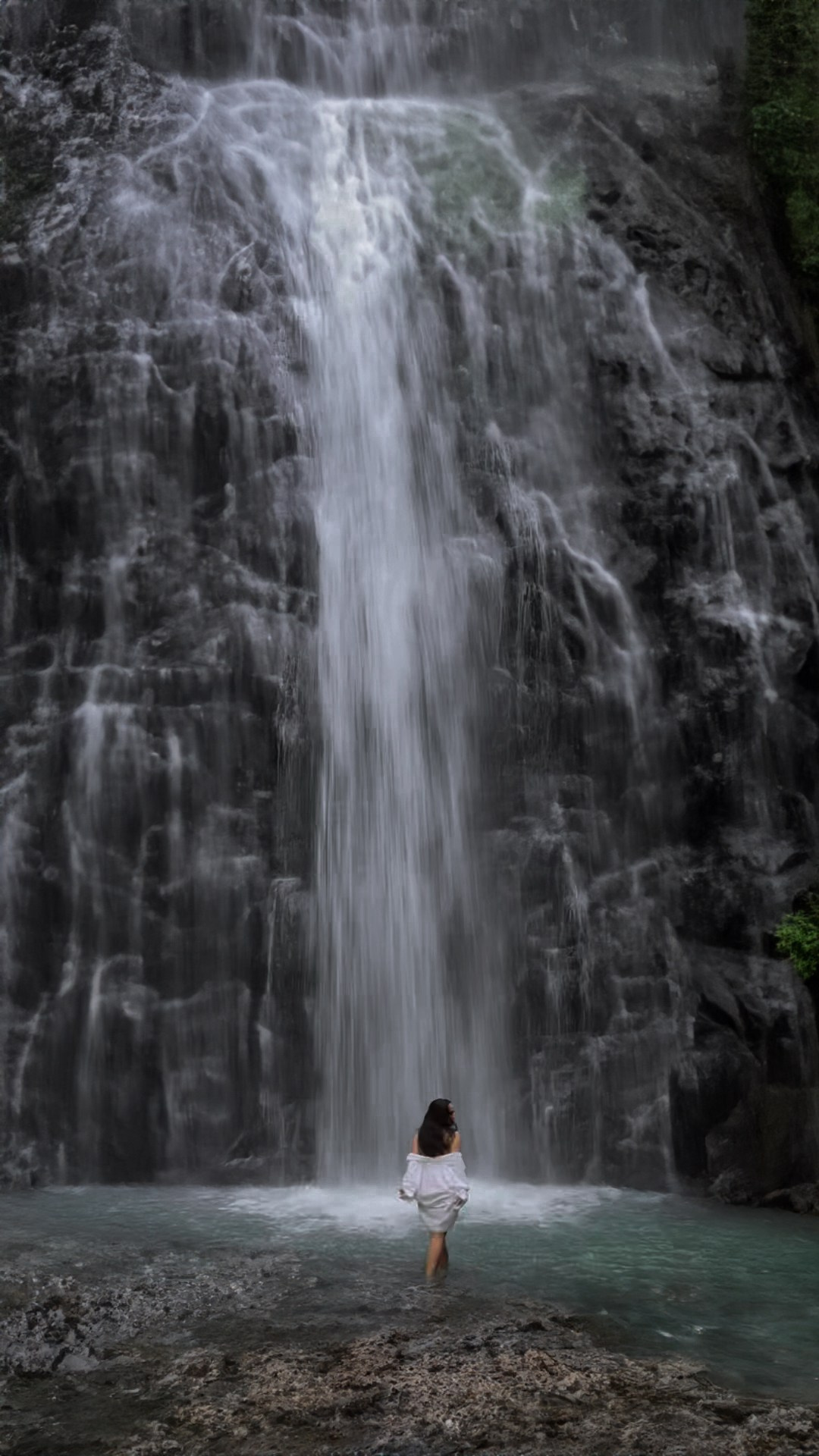 Женский портрет на природе в Сочи. Профессиональный фотограф в Сочи Виктория Джой. Обучение