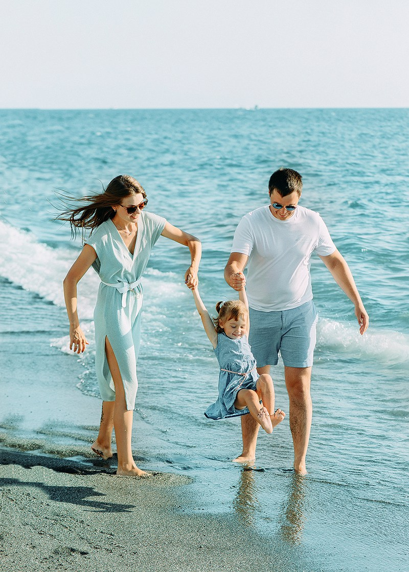 Семейная фотосессия в Сириусе и Адлере. Фотограф в Адлере, Сириусе, Красной Поляне — лавстори, семейные и индивидуальные фотосессии