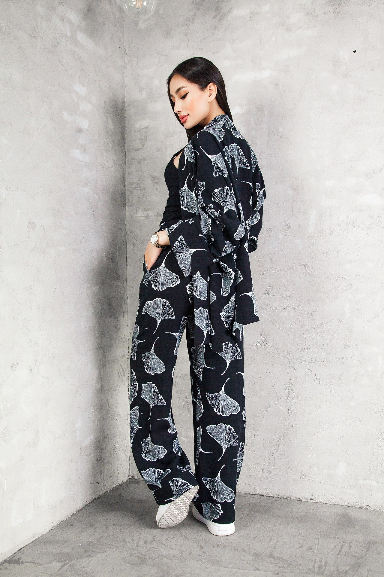 Реклама женской одежды. Натан Супервайзер по Продакшену