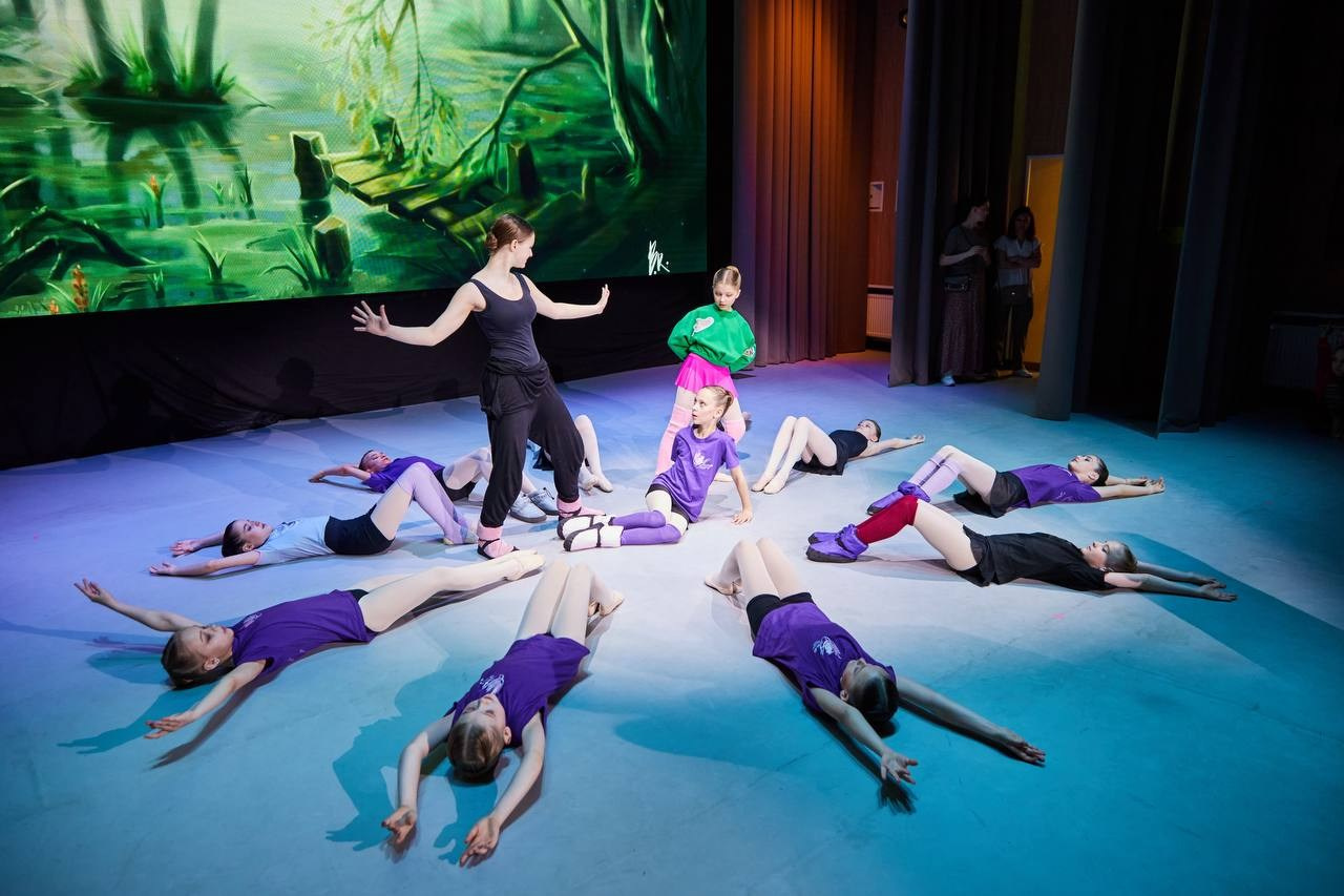 Сцена. Фотограф видеограф широкого профиля Денис Захаров