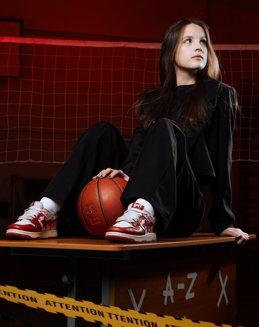 Профессиональная школьная фотография и создание выпускных альбомов в Хабаровске. Современные, яркие и запоминающиеся фотографии для школьников. Уникальный дизайн обложек выпускных книг, которые станут настоящей памятью о школьных годах. Закажите качественные фото и стильные альбомы для выпускников в Хабаровске. Нажмите заказать Выпускные Альбомы ( Дипломы ) в Хабаровске и мы свяжемся свами.