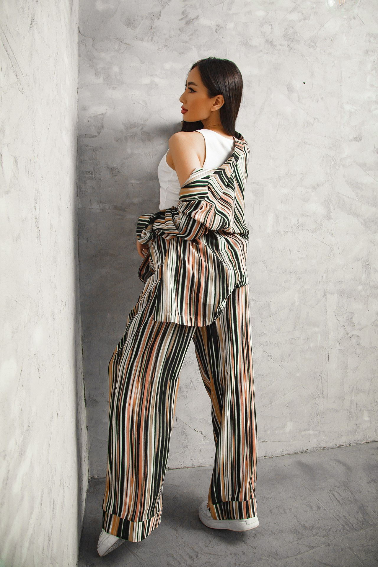 Реклама женской одежды. Натан Супервайзер по Продакшену