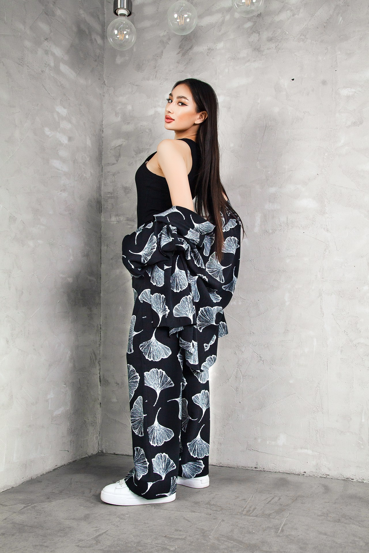 Реклама женской одежды. Натан Супервайзер по Продакшену