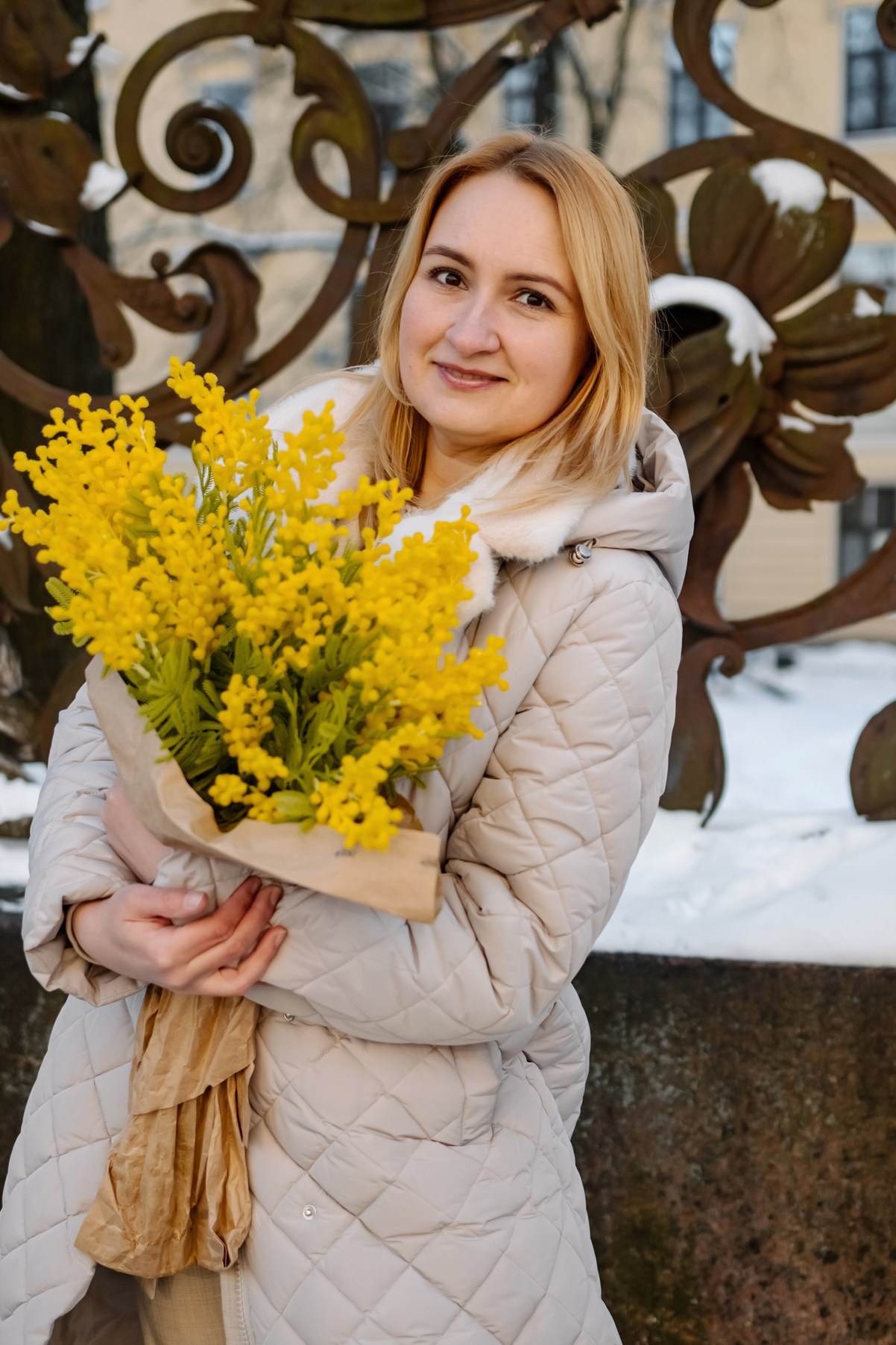 Прогулка с цветами по улицам и каналам. Свадебный и семейный фотограф в Санкт-Петербурге Елена Худякова