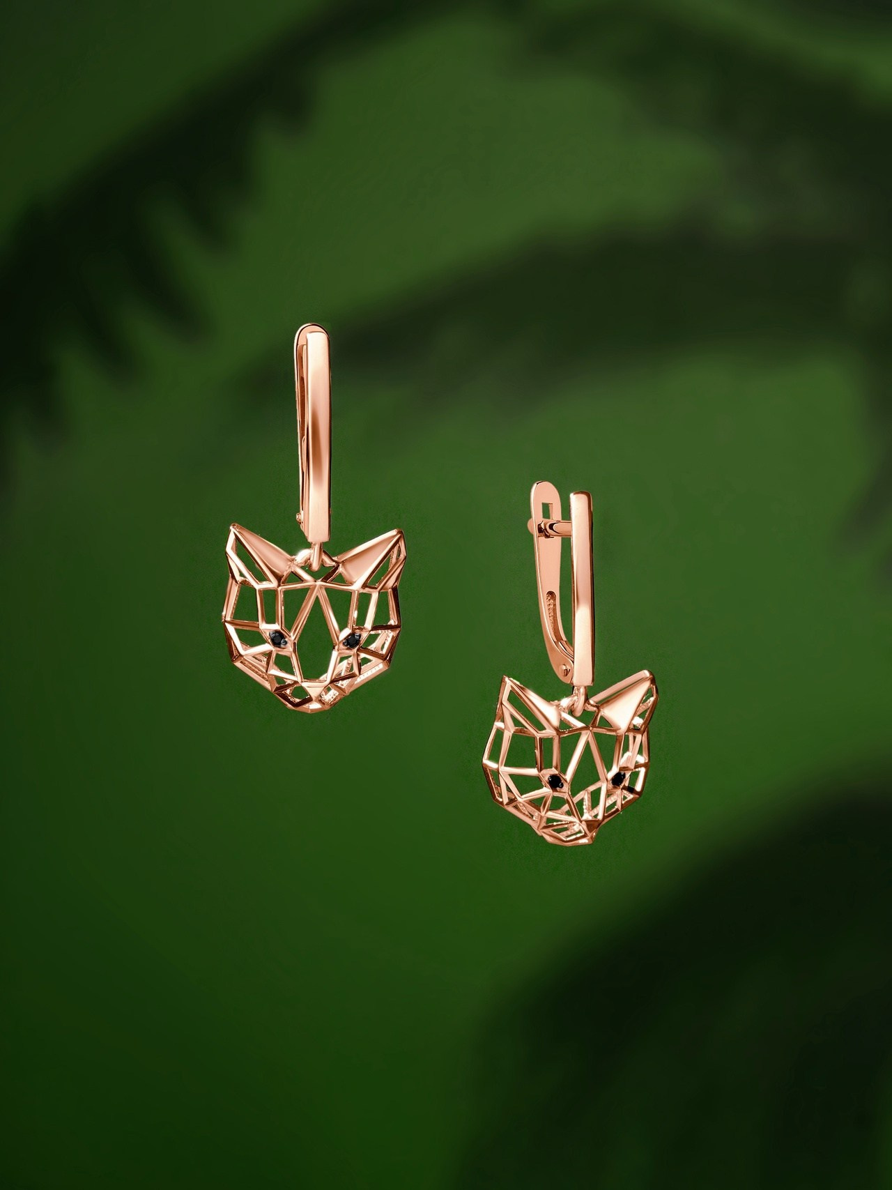 Фотограф ювелирных изделий в Кирове. Предметный фотограф Киров. Съемка для маркетплейсов