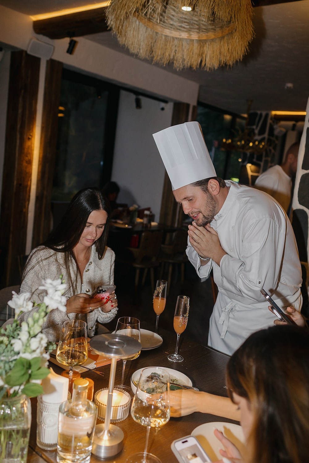 Ужин в CoCo Chalet. RetroChic Фото