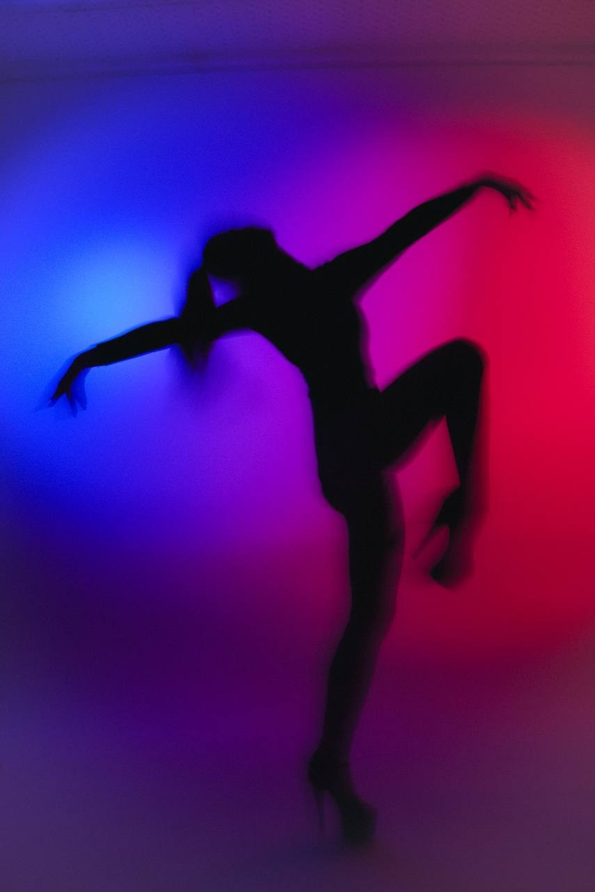 Нежная и дерзкая фотосессия в студии с девушкой блондинкой. Фотограф Наталья Воронина Москва