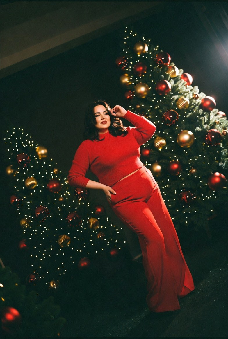 Плюс сайз в красном