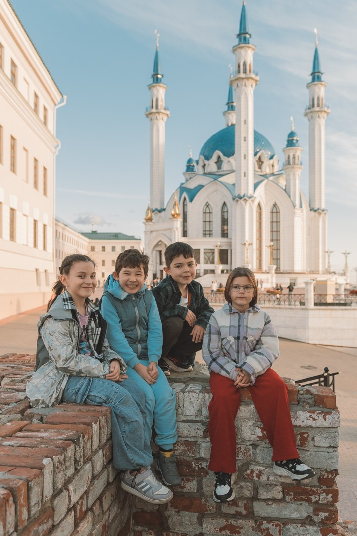 Фотопрогулка одноклассников. 2 класс