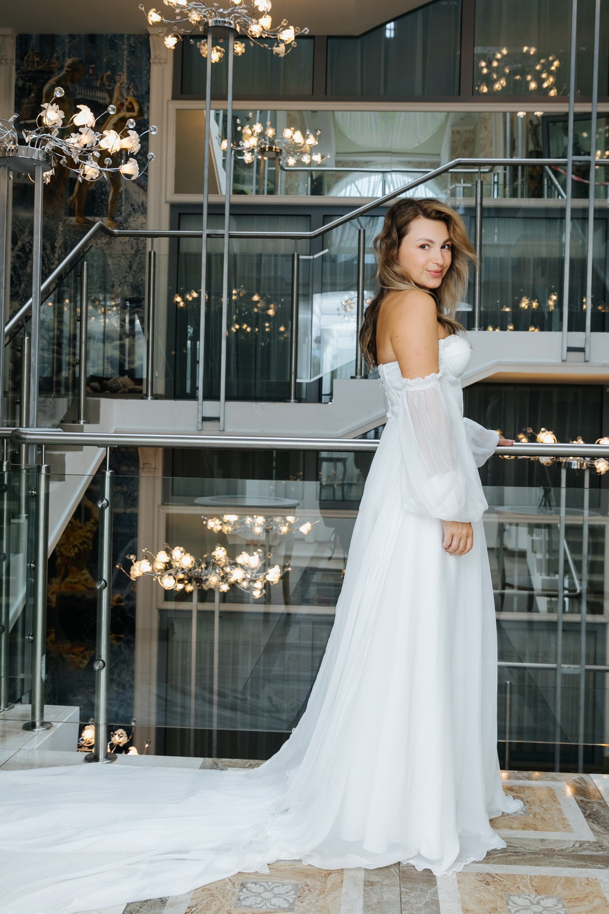 Свадебная регистрация и микропрогулка в Петергофе. Фотограф крещение венчание в Петербурге! Помогает подобрать храм и посоветовал душевного батюшку в СПб