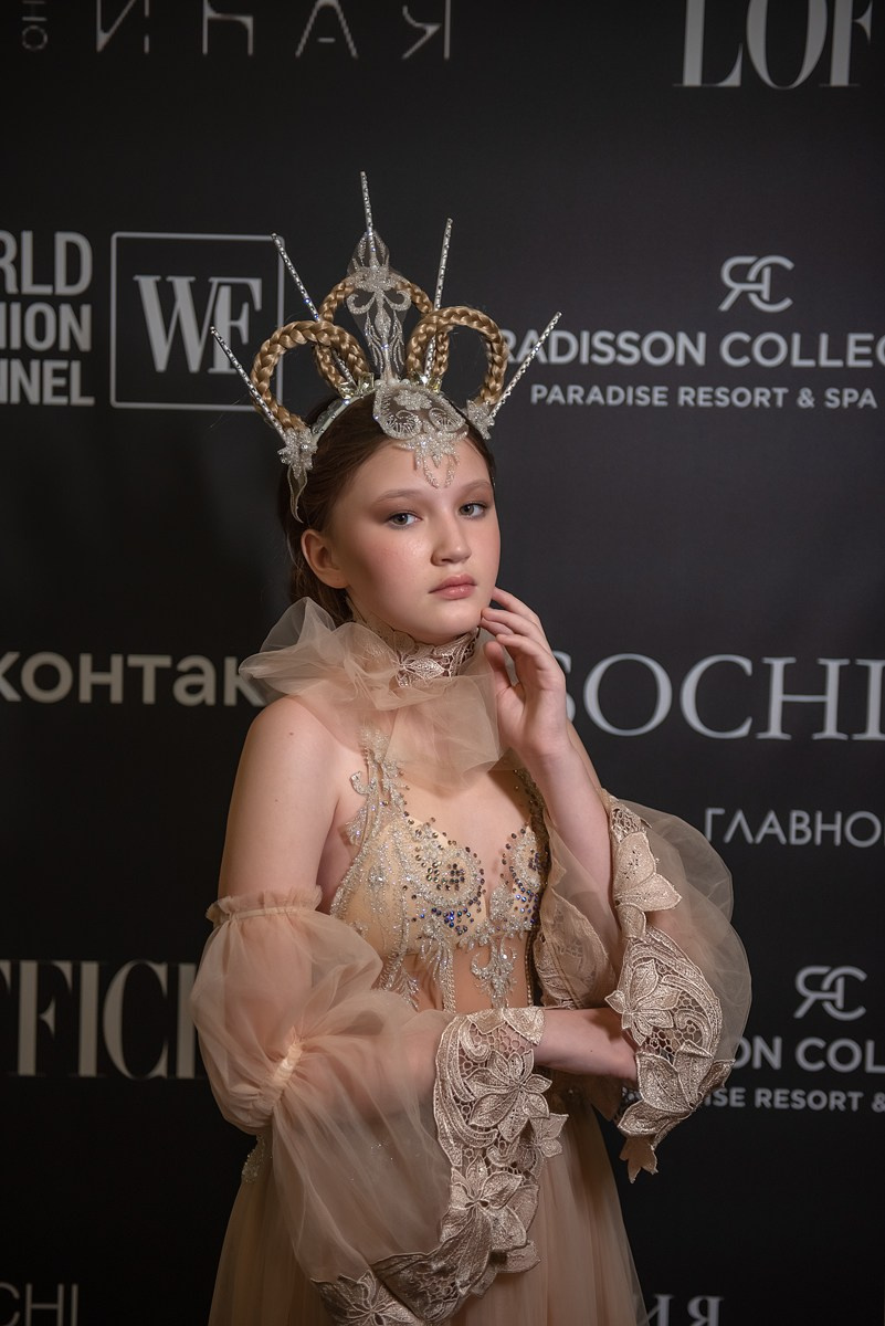 SochiFashionWeek2024 дизайнер Анохина Светлана. Семейный и коммерческий фотограф в Сочи Александр Бодунов