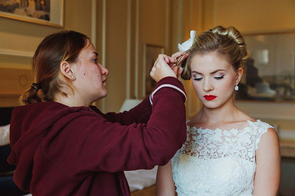 Москва. Свадебная романтическая прогулка Лены и Эндрю. Фотограф крещение венчание в Петербурге! Помогает подобрать храм и посоветовал душевного батюшку в СПб