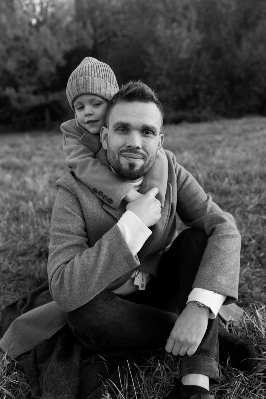 Family photography outdoors in Belgrade. Контент фотограф для личного бренда