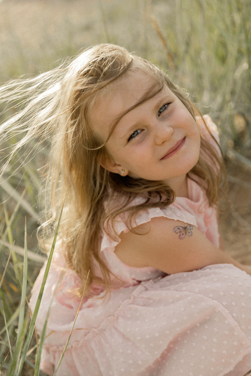Mother and daughters photo shoot. Контент фотограф для личного бренда